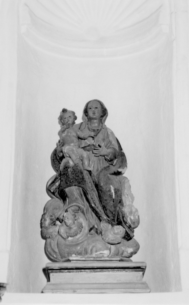 Madonna delle grazie, madonna con bambino (statua)