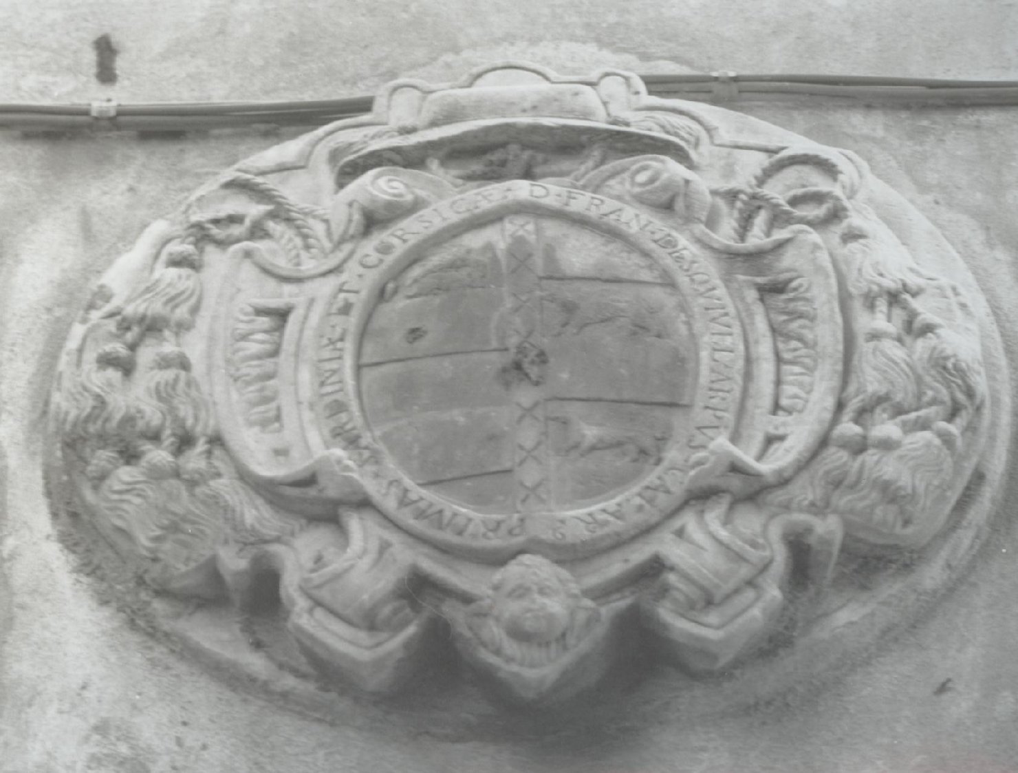 Stemma di mons. francesco d'esquivel, stemma (rilievo)