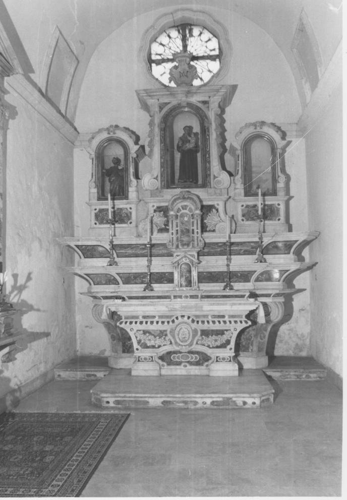 Altare della madonna di montenero (già di san priamo)., altare