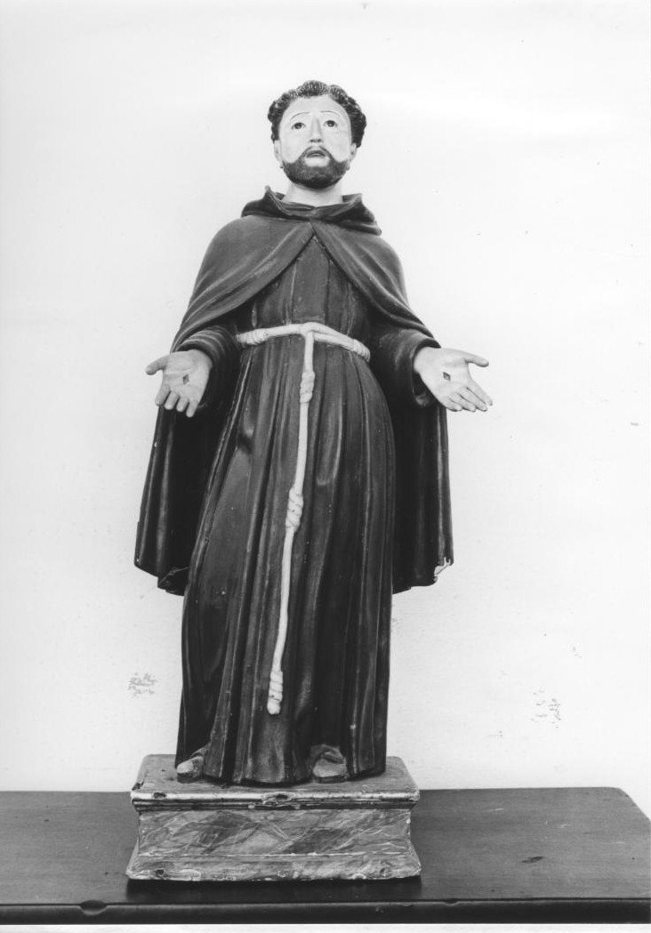 San francesco d'assisi (statua)