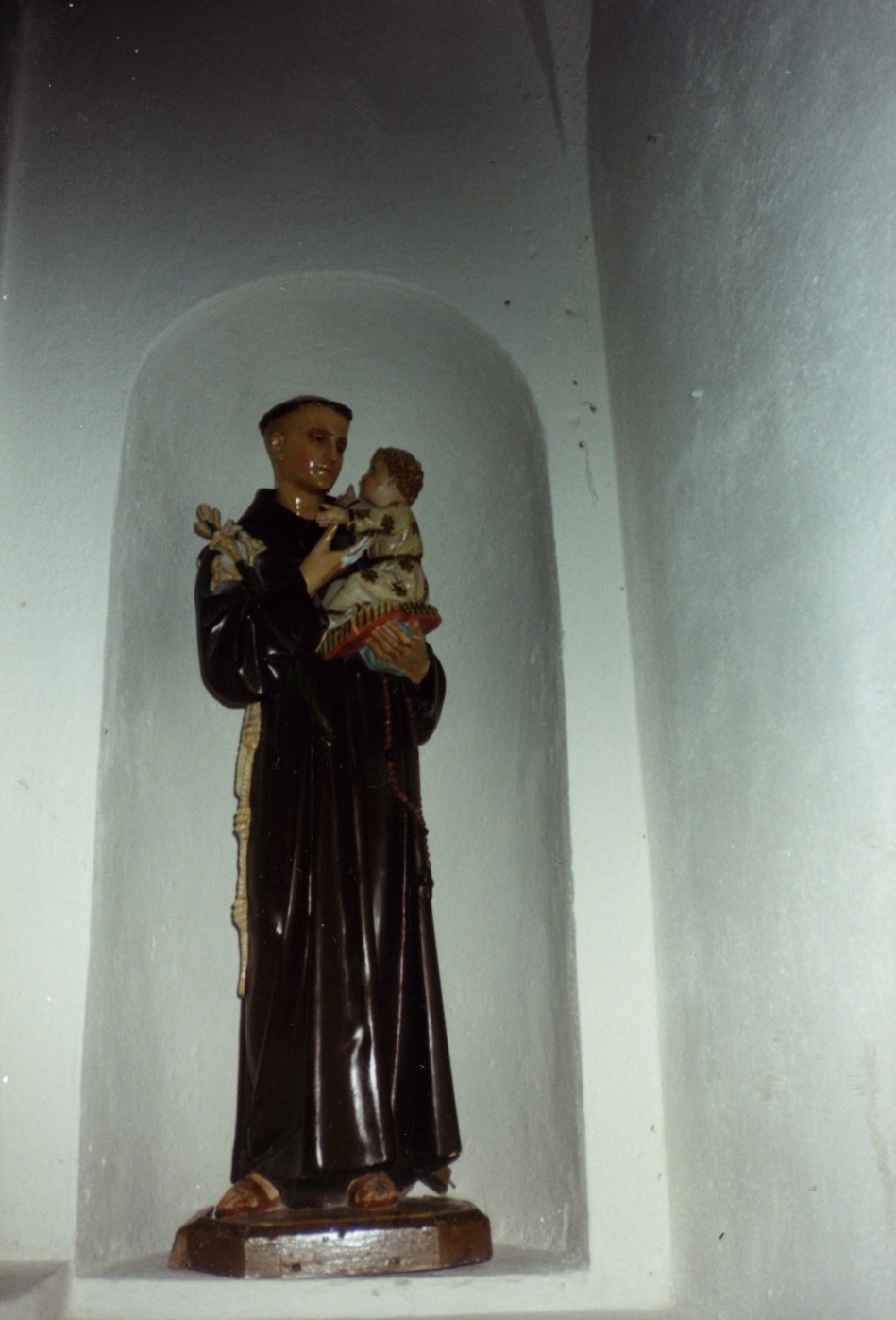 Sant'antonio da padova con il bambino (statua)