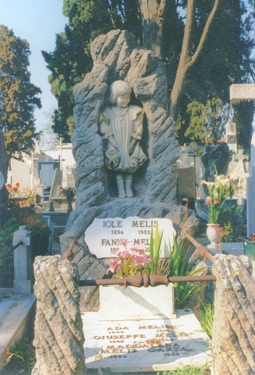 Ritratto di ada melis, bambina (monumento funebre)