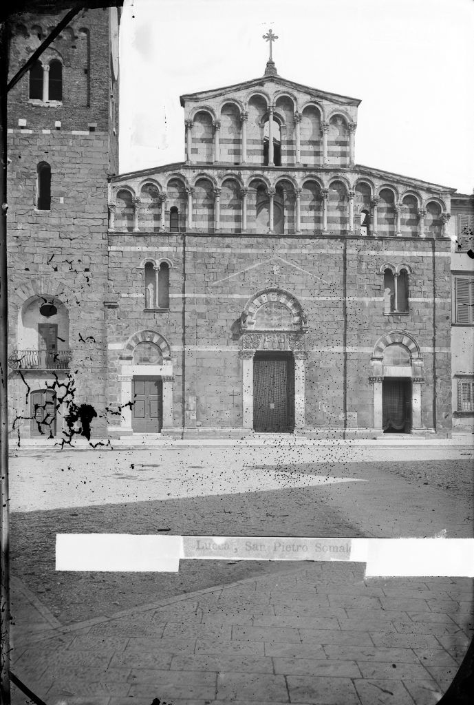 Lucca - Chiesa di S. Pietro Somaldi (negativo) di Lint, Enrico van (seconda metà XIX)