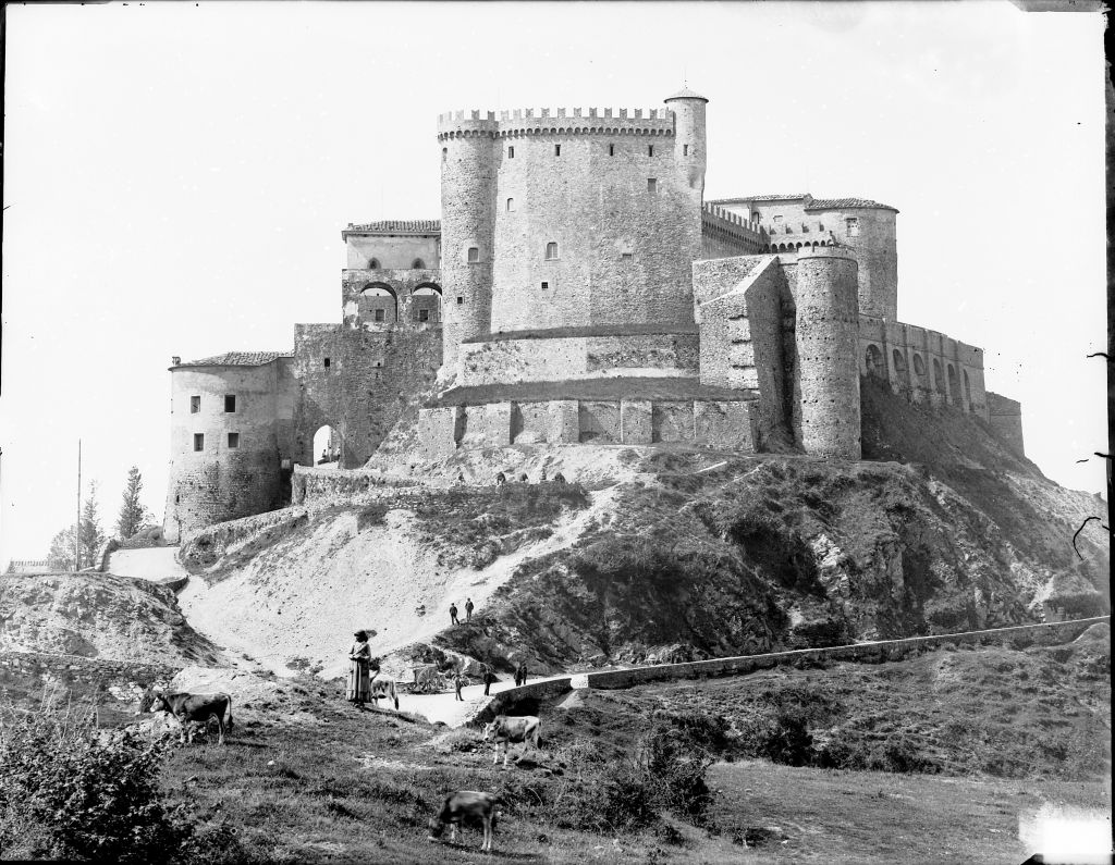 Fosdinovo - Castello Malaspina (negativo) di Lint, Enrico van (seconda metà XIX)