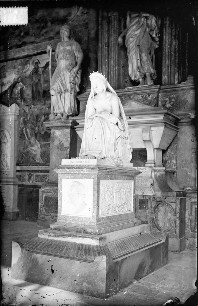 Pisa - Camposanto - Statua dell'Inconsolabile (negativo) di Bartolini, Lorenzo, Anonimo (XIX/ XX)