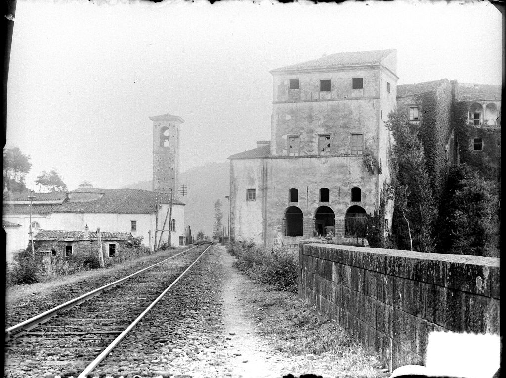 Villafranca in Lunigiana - Castello malaspiniano (negativo) di Anonimo (XIX/ XX)