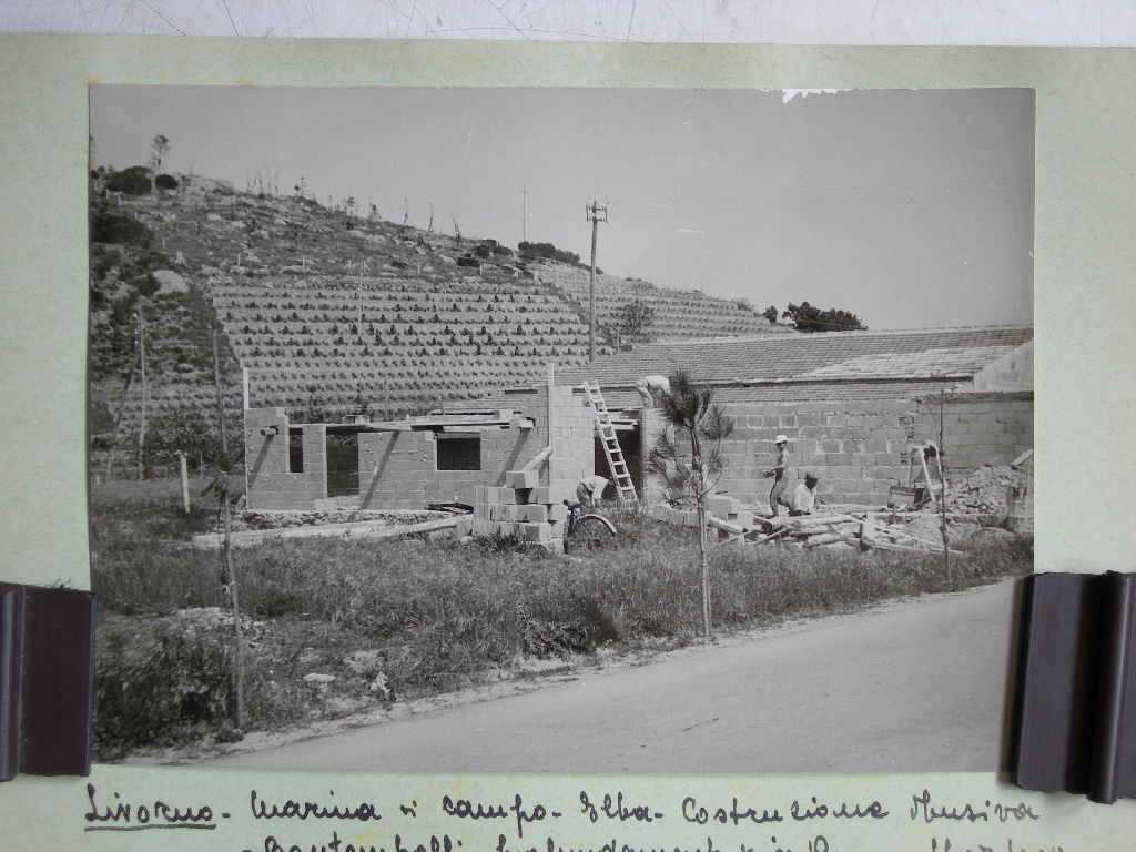 Marino di Capo. Veduta di un paese (positivo) di Anonimo (XX)