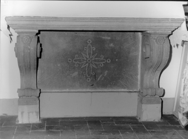 mensa d'altare - ambito apuoversiliese (secc. XVIII/ XIX)