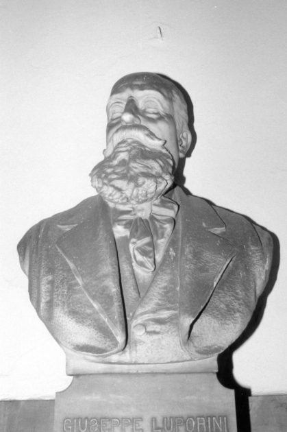 Ritratto di Giuseppe Luporini (busto) - bottega apuo-versiliese (sec. XX)