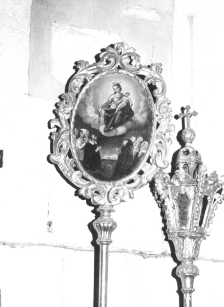 Madonna del Rosario/ simbolo eucaristico (insegna) - bottega lucchese (prima metà sec. XVIII)