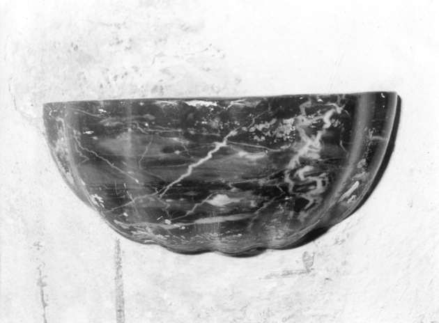acquasantiera da parete - bottega toscana (metà sec. XIX)