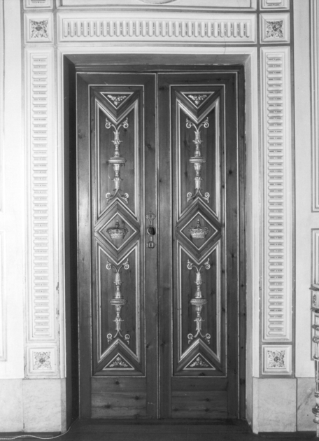 porta, serie - bottega italiana (sec. XIX)