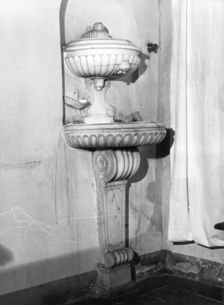 fontana - a muro - bottega versiliese (seconda metà sec. XVIII)