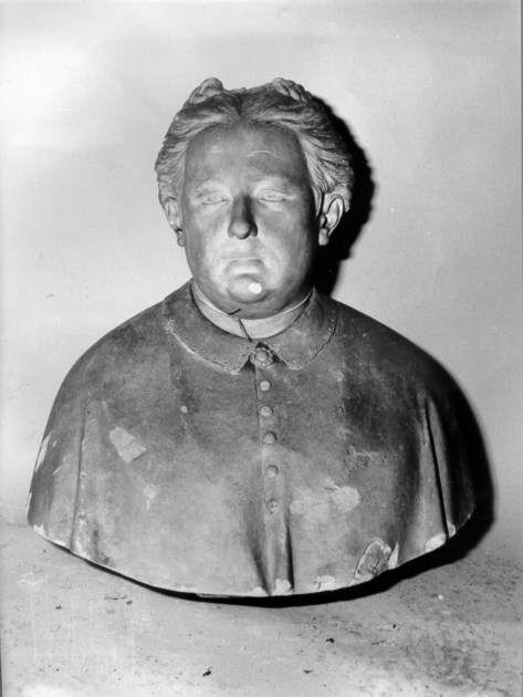 busto di donna con mantello (busto, opera isolata) di Passaglia Augusto (secc. XIX/ XX)