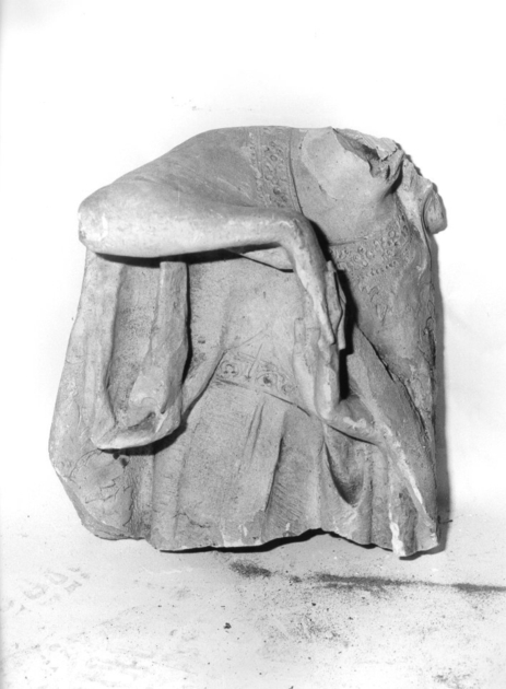 figura femminile (statua, frammento) - bottega lucchese (secc. XIX/ XX)