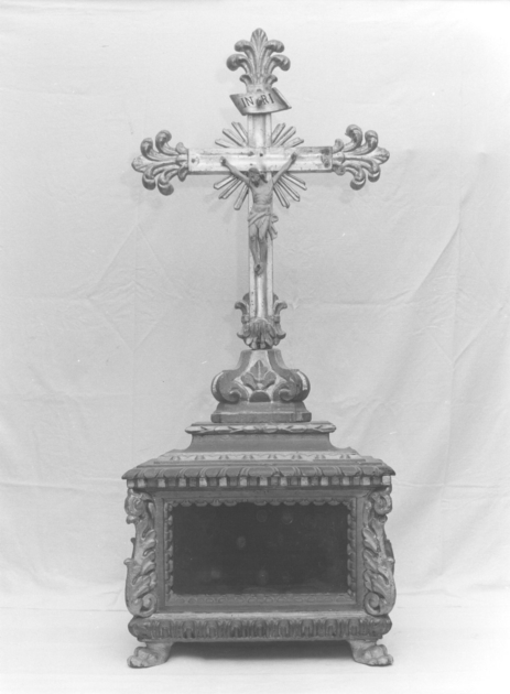 reliquiario a teca - a urna - ambito garfagnino (sec. XVI)