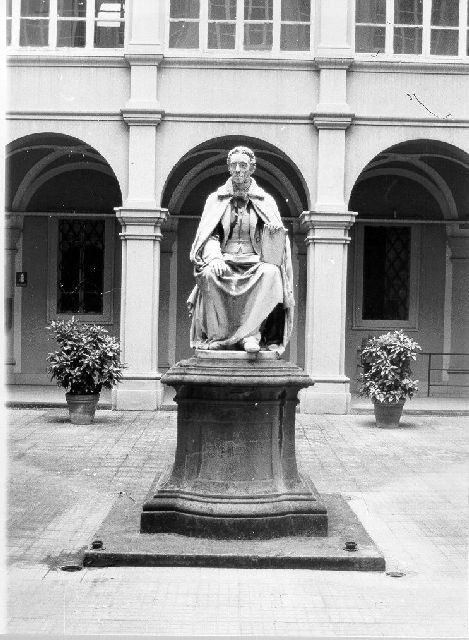 Giuseppe Micali (statua, opera isolata) di Paganucci Giovanni (sec. XIX)