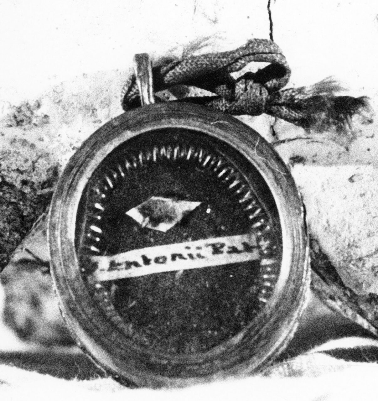 reliquiario a capsula - a medaglione - bottega italiana (sec. XIX)