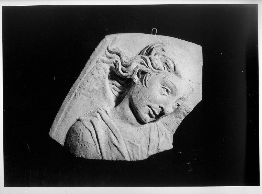 angelo annunciante (rilievo, frammento) - bottega italiana (metà sec. XX)