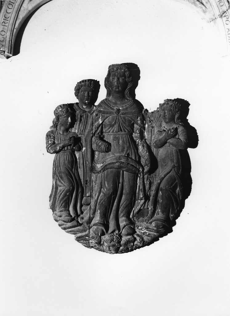 Madonna con altri personaggi (rilievo) di Capriani Francesco detto Francesco da Volterra, Pavolini Iacopo (sec. XVI)