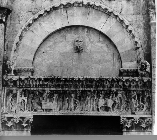 entrata di Cristo in Gerusalemme e resurrezione di Lazzaro (architrave) di Biduino (sec. XII)