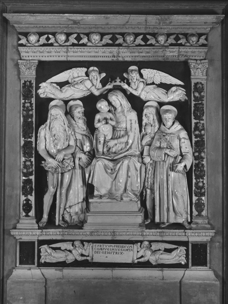 Madonna con Bambino e Santi (pala d'altare) di Della Robbia Andrea (secc. XV/ XVI)