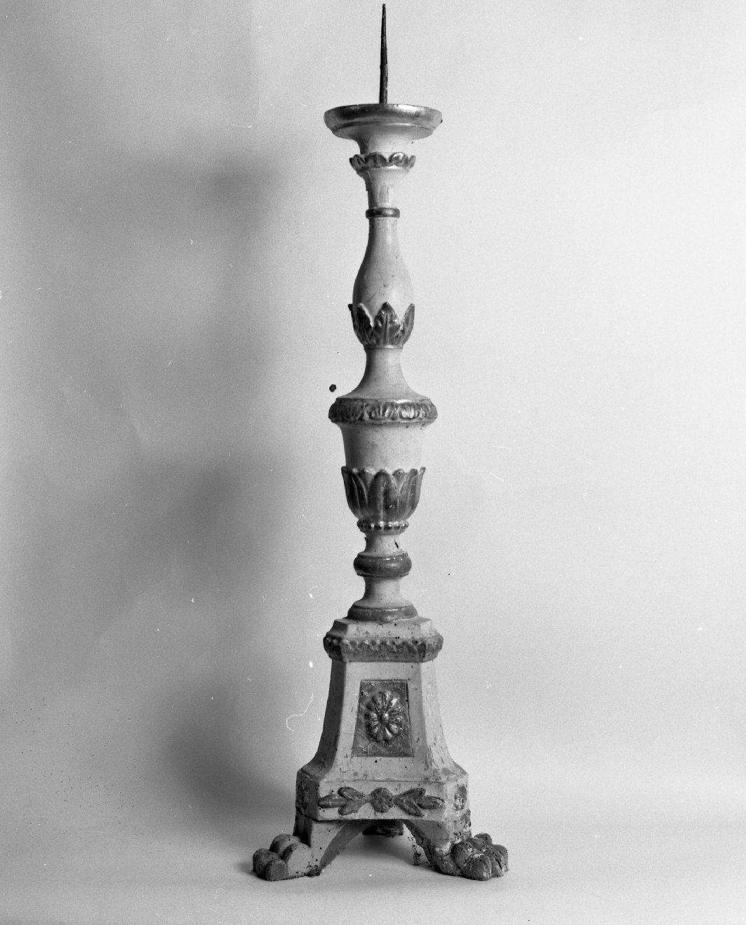 candeliere d'altare, serie - bottega toscana (sec. XVIII)