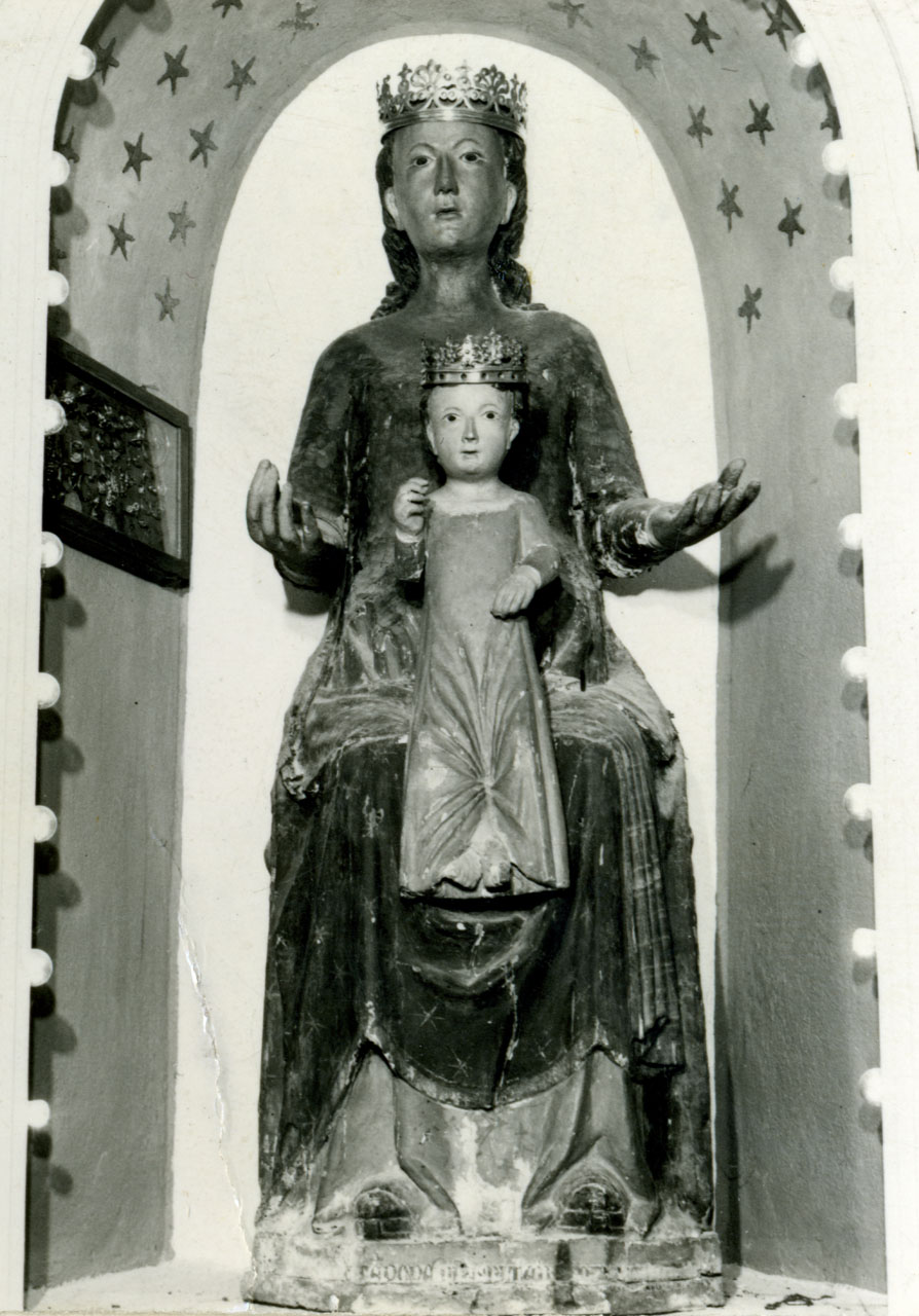 Madonna in trono con Bambino (scultura) - bottega toscana (metà sec. XIV)