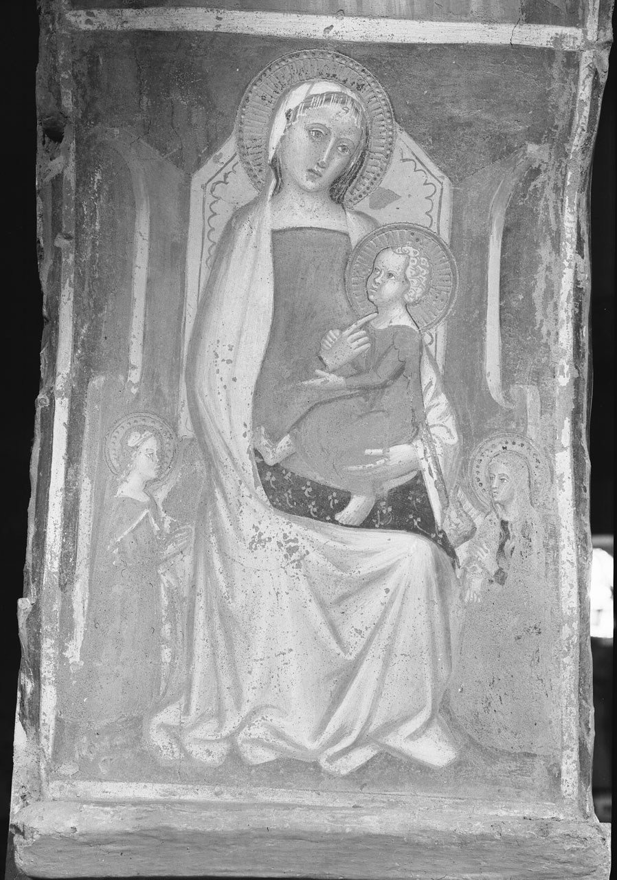 Madonna con Bambino in trono con Santa Maria Maddalena e Santa Caterina d'Alessandria (dipinto, complesso decorativo) di Maestro di Pieve a Sietina (ultimo quarto sec. XIV)