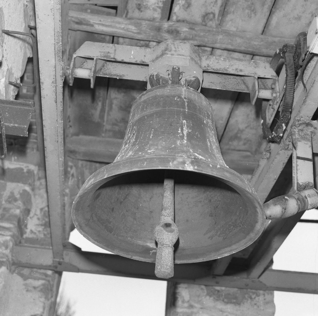 campana da chiesa - bottega aretina (prima metà sec. XX)