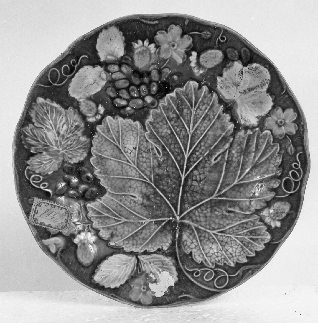 motivi decorativi vegetali (piatto) - manifattura di Wedgwood (terzo quarto sec. XIX)