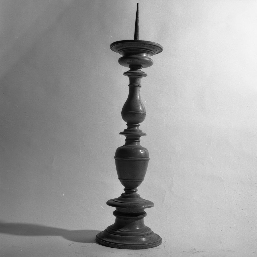 candeliere, serie - bottega toscana (metà sec. XVII)