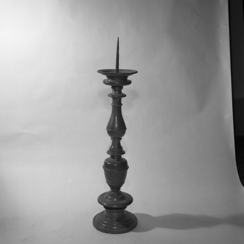 candeliere, serie - bottega toscana (seconda metà sec. XVII)