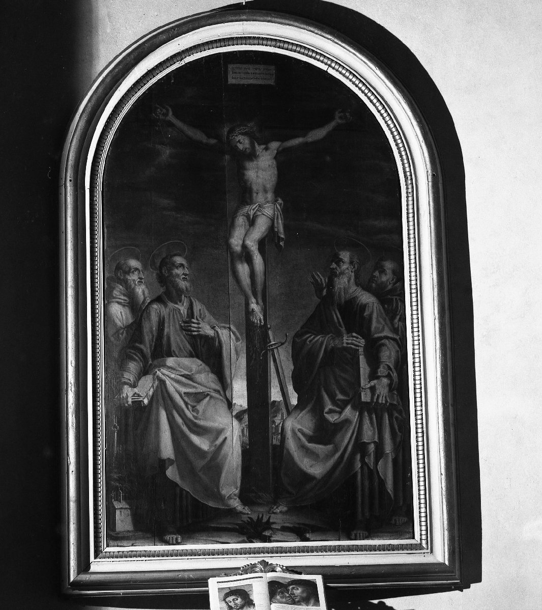 Cristo crocifisso tra San Romualdo, San Pietro,San Paolo e San Francesco (dipinto) - ambito toscano (sec. XVI)