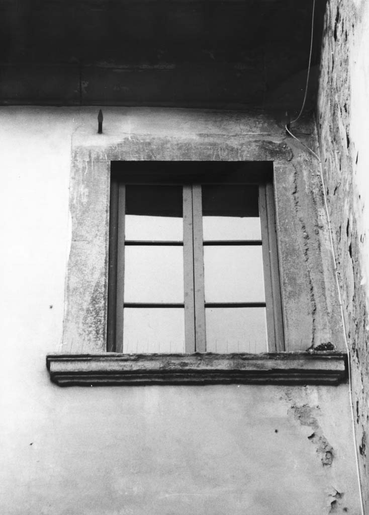 finestra di Bertacchi Sano, Parigi Alfonso I (sec. XVI)