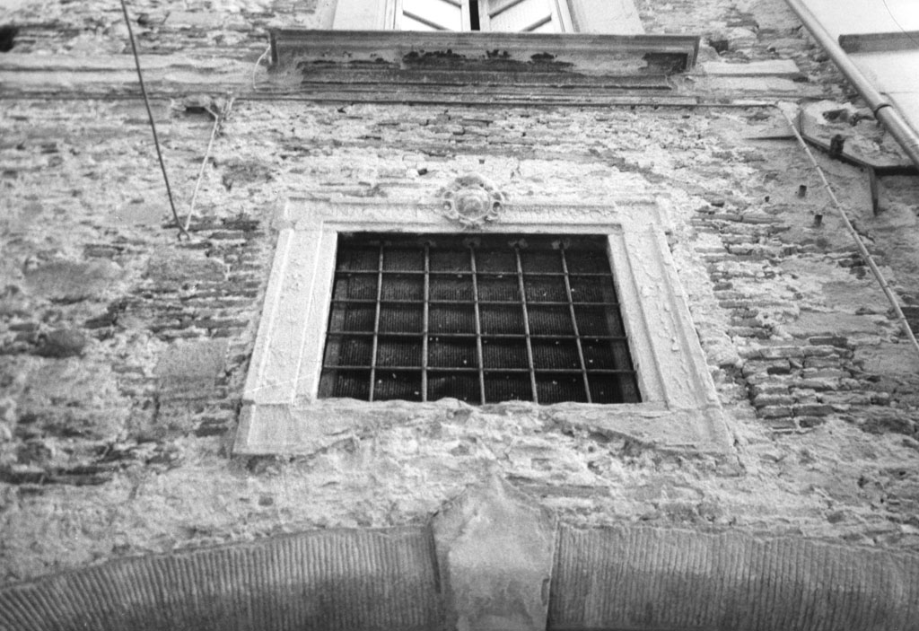 architrave - bottega toscana (fine/inizio secc. XVI/ XVII)