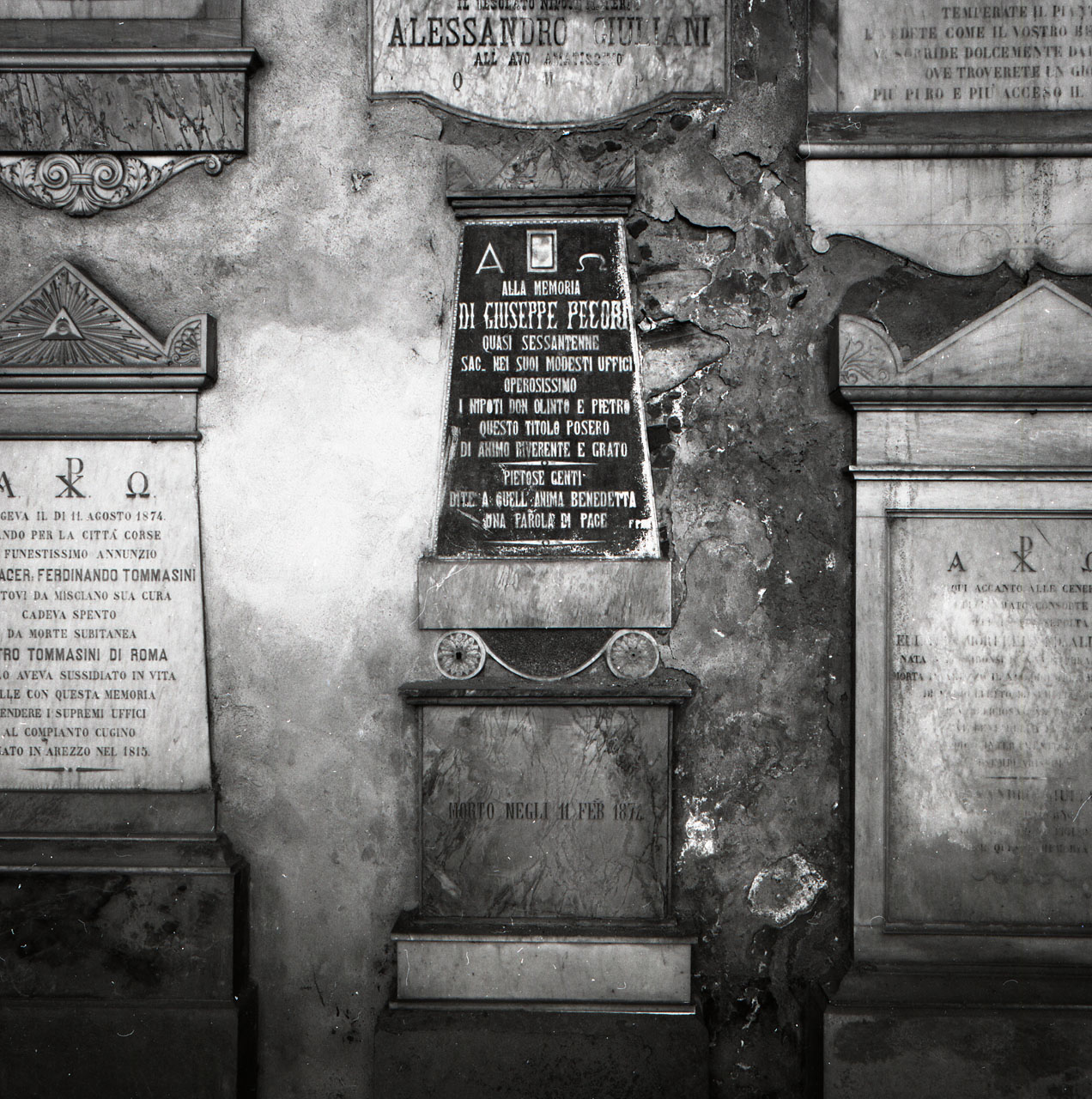 lapide tombale di Pini E (attribuito) (sec. XIX)