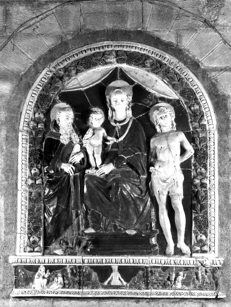Madonna con Bambino in trono tra santi (pala d'altare) - bottega robbiana (sec. XVI)