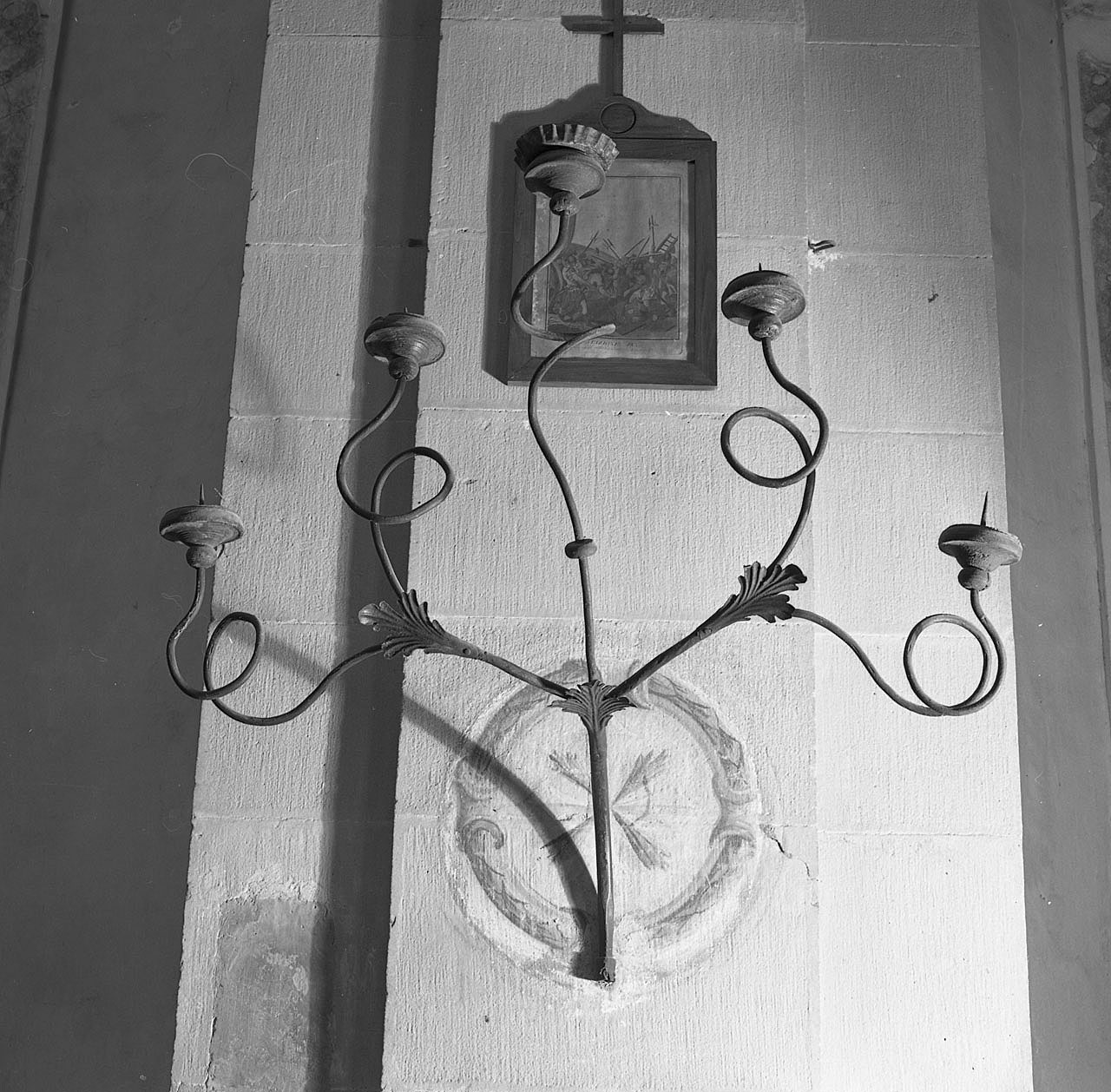 candeliere da parete - a cinque bracci simmetrici, serie - ambito toscano (prima metà sec. XIX)