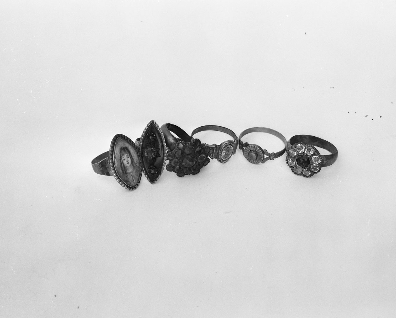 anello, serie - bottega toscana (inizio sec. XX)
