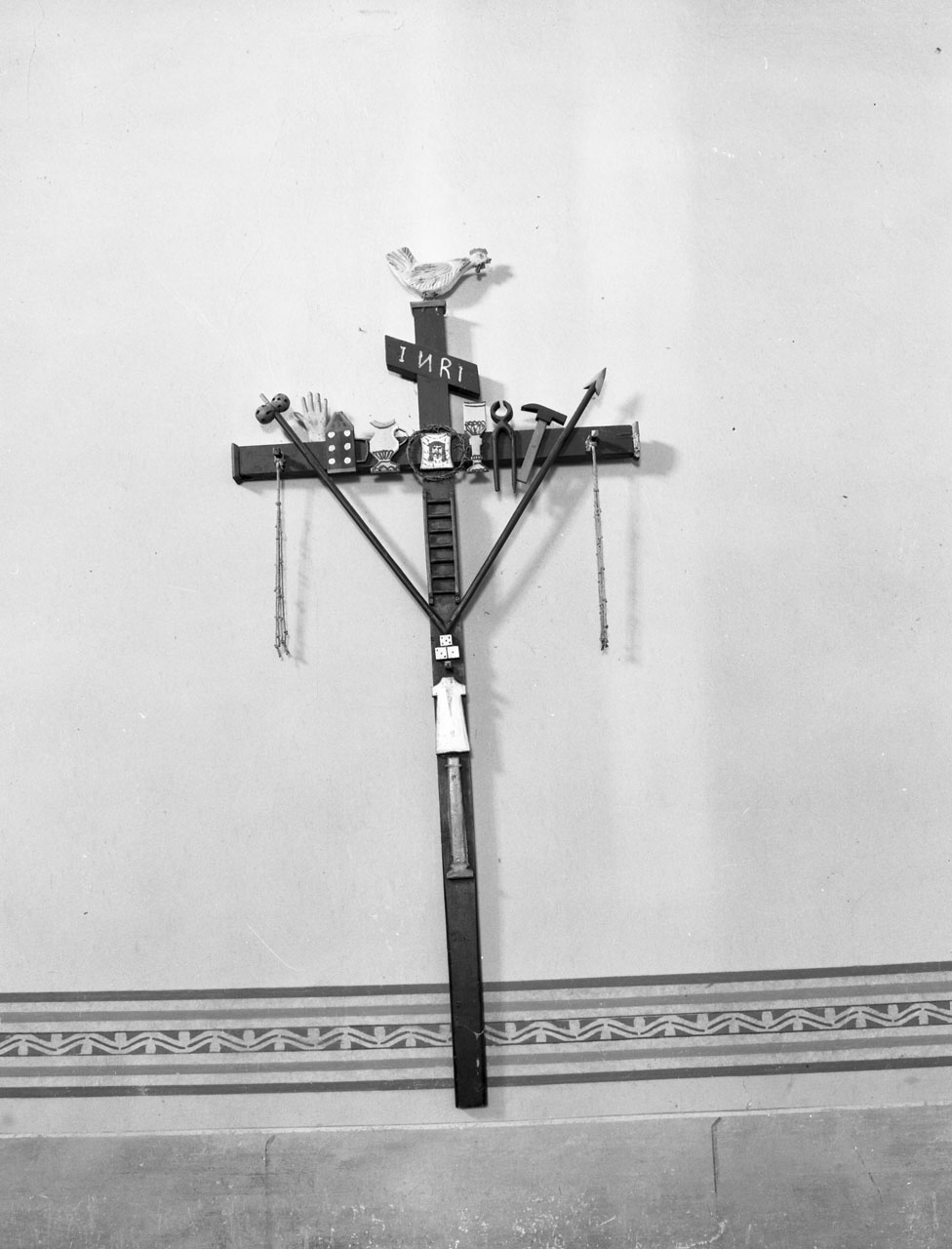 croce penitenziale - bottega toscana (prima metà sec. XX)
