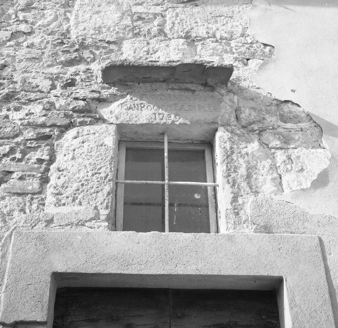 architrave di finestra - bottega toscana (sec. XVIII)