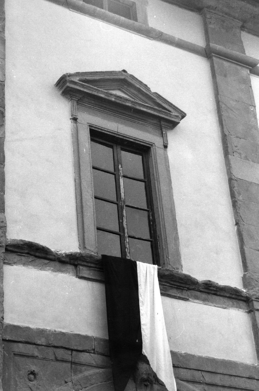 finestra, serie - bottega toscana (inizio sec. XVII)