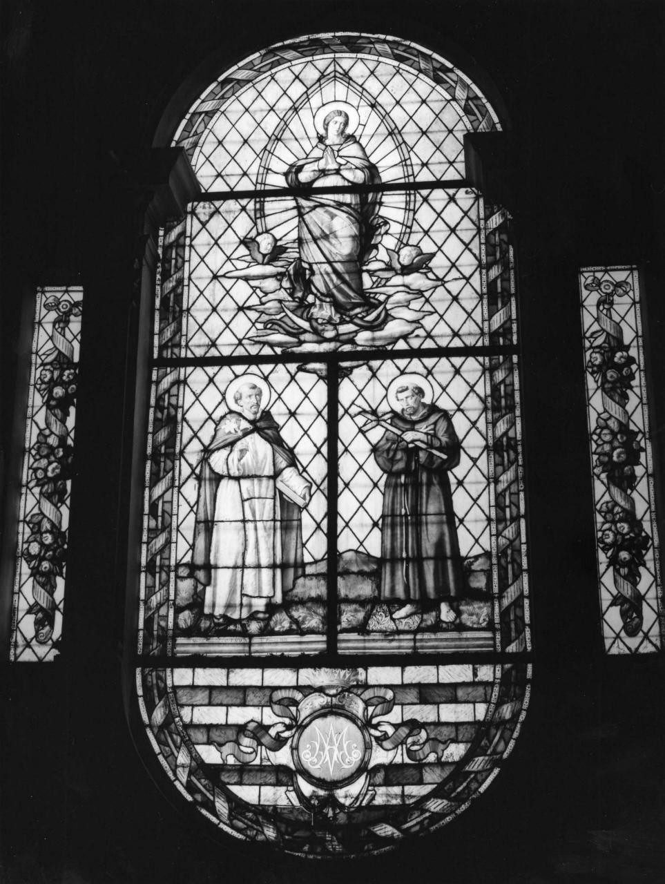 Madonna Immacolata con San Domenico e San Francesco d'Assisi (vetrata) di De Matteis Ulisse (sec. XIX)