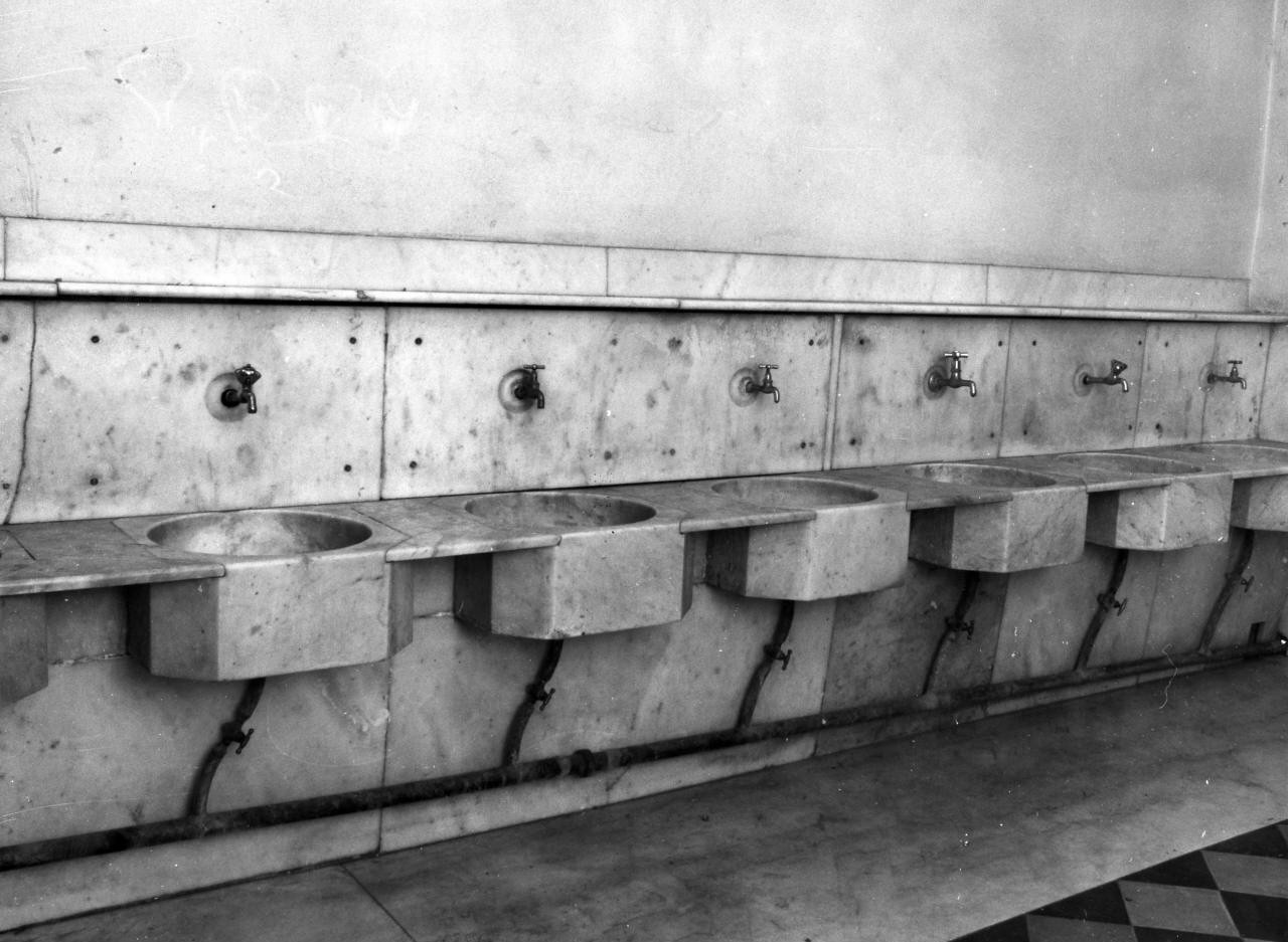 lavabo - a parete, serie - manifattura toscana (fine sec. XIX)