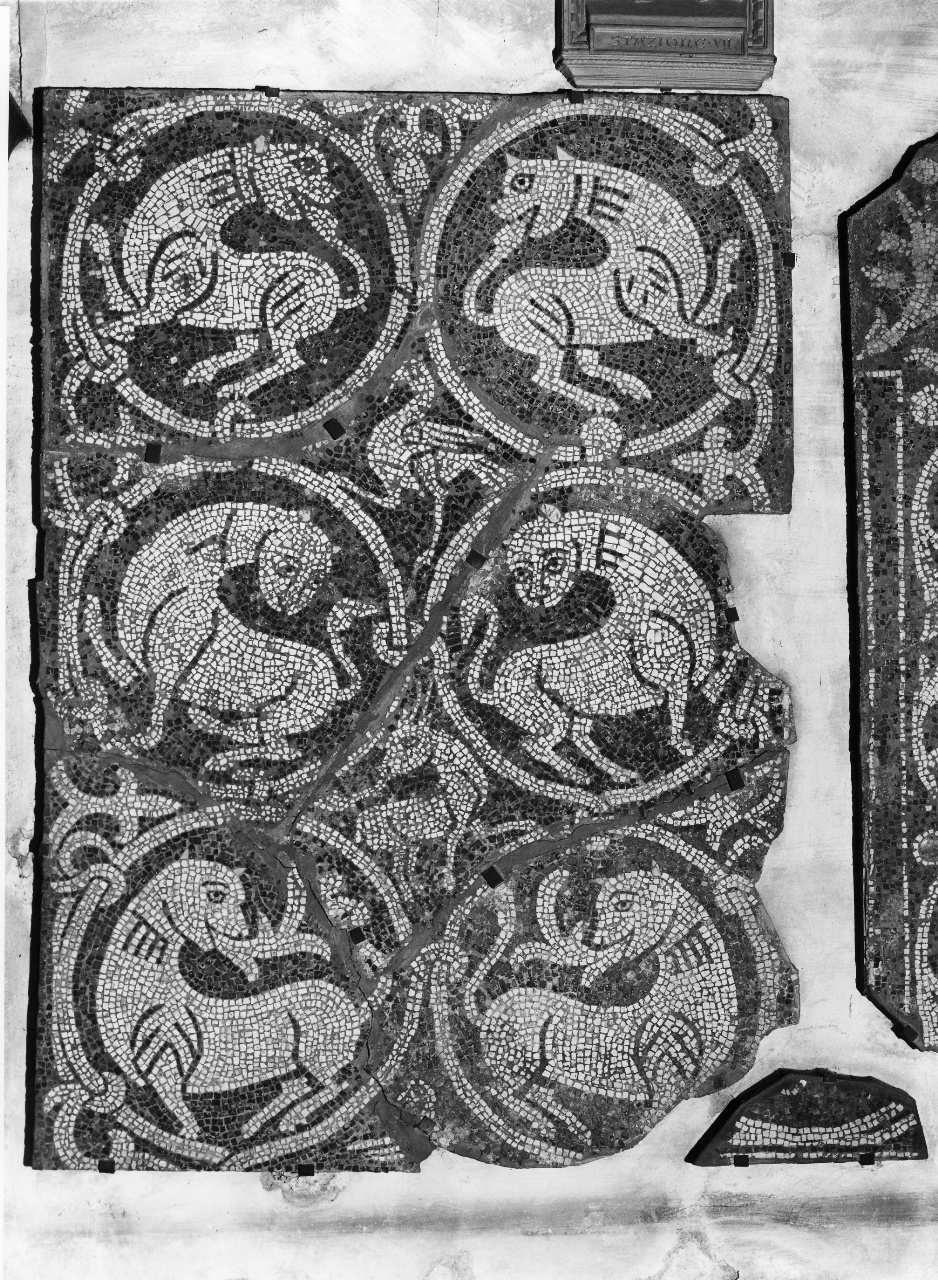 motivo decorativo a tondi con animali (pavimento, frammento) - ambito italiano (sec. X)