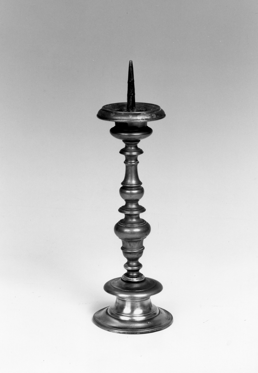 candeliere, opera isolata - produzione toscana (sec. XVIII)