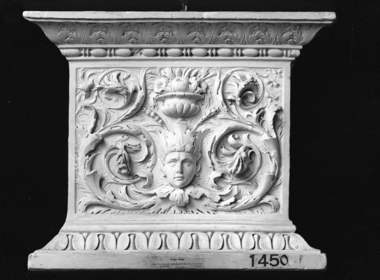 elementi decorativi antropomorfi (calco di formella) di Lelli Oronzio (ultimo quarto sec. XIX)