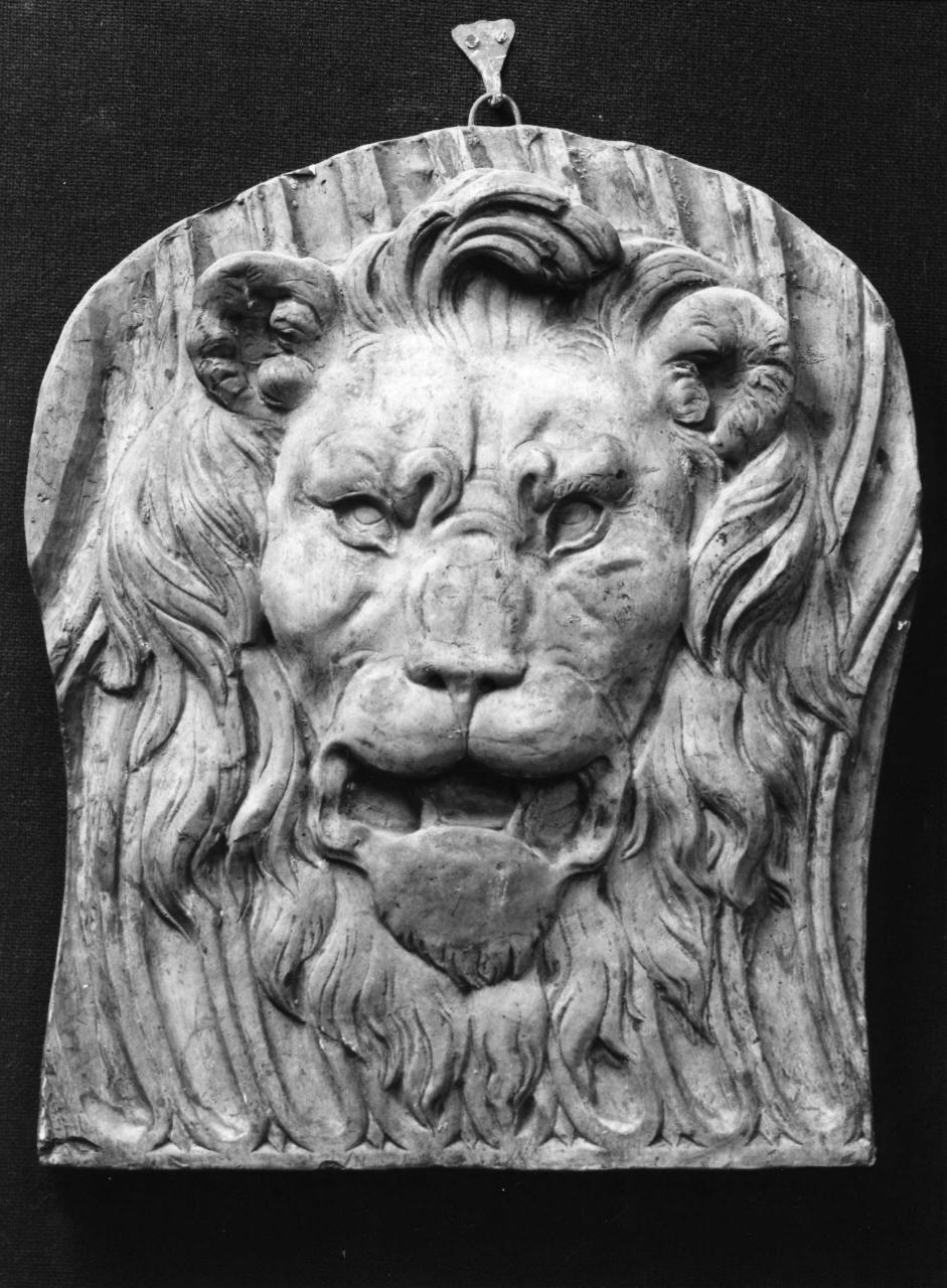 testa di leone (rilievo, frammento) di Lelli Oronzio (attribuito) (ultimo quarto sec. XIX)
