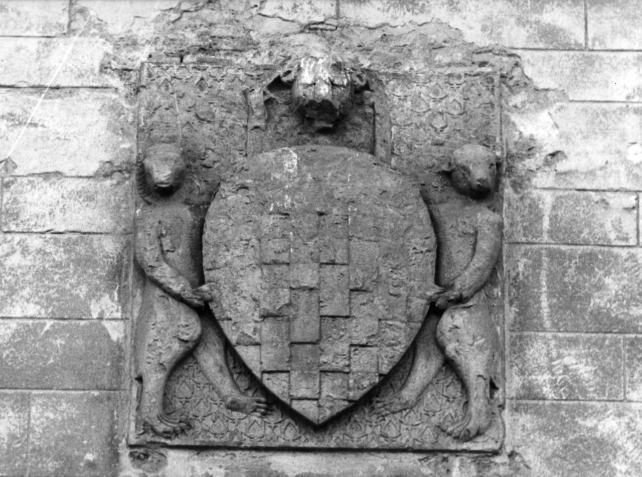 stemma comunale di Pistoia (rilievo) - manifattura pistoiese (secc. XV/ XVI)